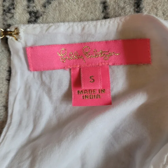 Lilly Pulitzer Women's Small, Raquelle Swiss Dot Dobby Chambray Top - Picture 3 of 3